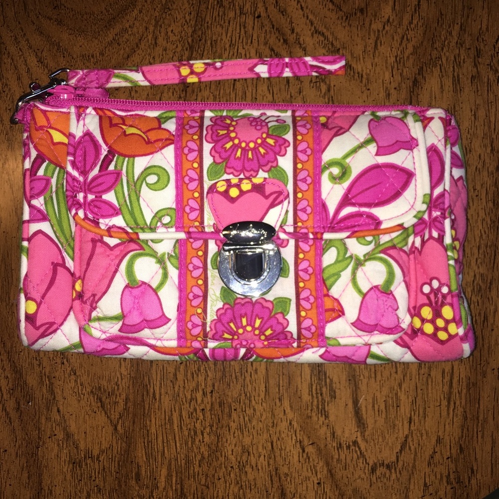 Vera Bradley Lillibell pattern Pushlock Wristlet